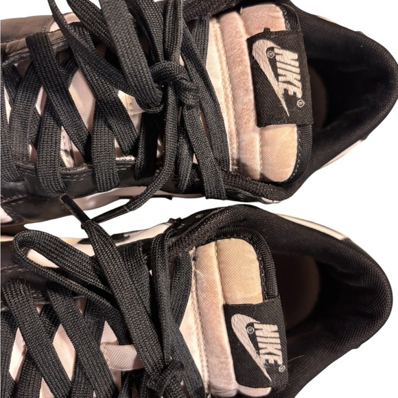 Low Top NIKE Retro Panda Dunks - Picture 4 of 5